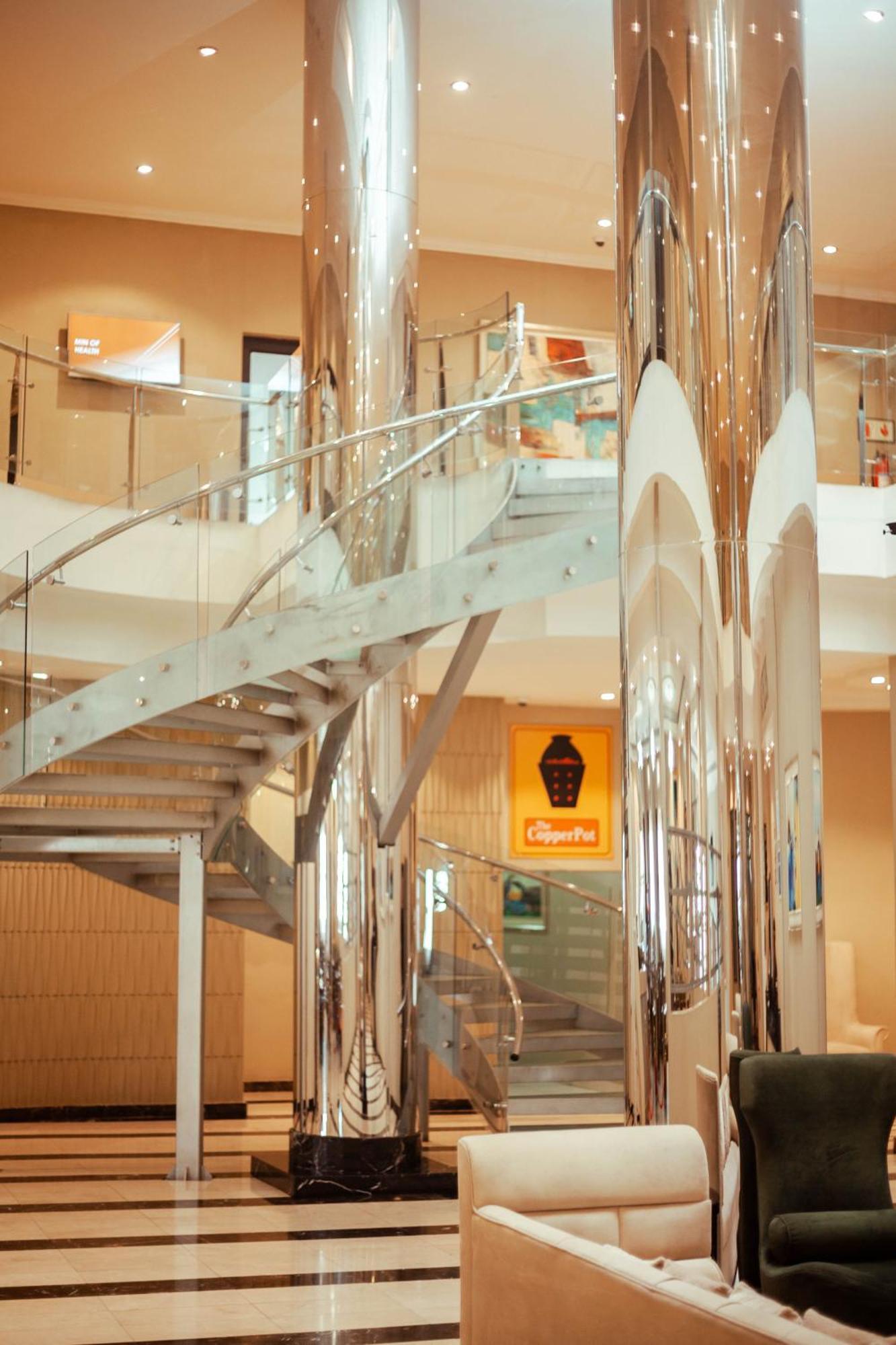 Crossroads Hotel ブランタイヤ エクステリア 写真